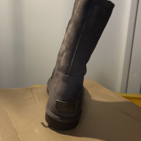 Brand New Authentic UGG Celvin Chocolate Brown - Picture 4 of 6